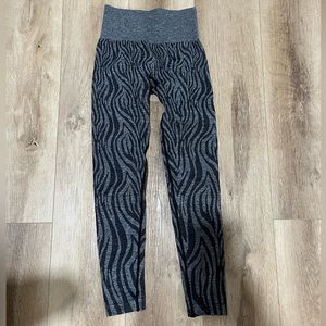 NVGTN leggings. XS.